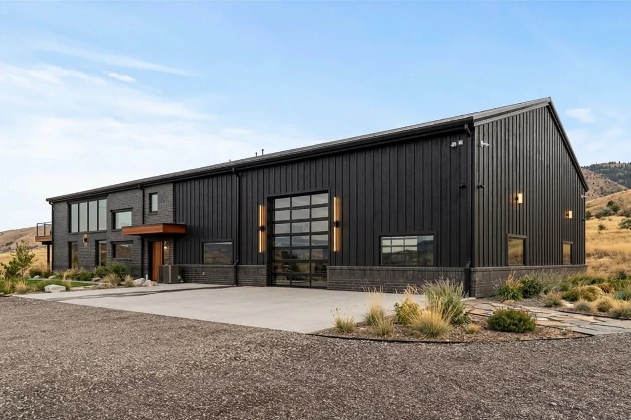 40x60 steel barndominium exterior showing generous floor plan footprint